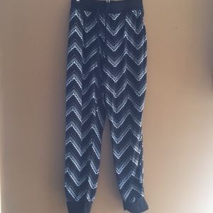 Black and white joggers BARELY WORN